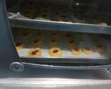Foto langkah ke 4 dari resep Thumbprint cookies whit cheese (selai stawberry+blueberry).