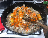 Foto del paso 5 de la receta: Arroz con pollo y gambas al aroma de tomillo