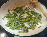 Foto del paso 1 de la receta: Angulas con espárragos