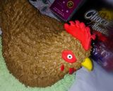 A picture of step 5 of Bird theme cake.