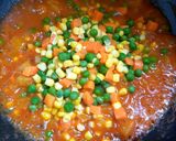Foto langkah ke 5 dari resep Arroz De Pota Com Evilhas e Cenoura.