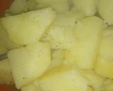 Une image de l'étape 1 de Purée de pommes de terre 🥔 à la sauce tomate 🍅 et viande hachée.