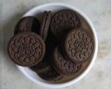 A picture of step 1 of Coffee Oreo shake.