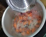 Foto langkah ke 1 dari resep Oseng kerang kupas pedas.