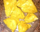 A picture of step 9 of Samosa chat.