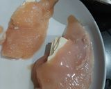 Foto langkah ke 2 dari resep Chicken Katsu Keju.
