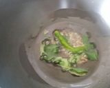 A picture of step 2 of Upma Sheera.