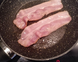 Foto del paso 1 de la receta: Huevos con bacon, desayuno de domingo 🍳🥓🥓
