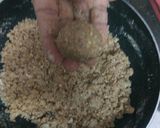 A picture of step 5 of White til ka laddu.
