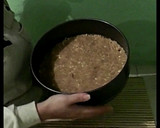 Foto del paso 4 de la receta: Pay frío de yogurt con fresas- postre sin horno