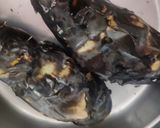 वांग्याचे भरीत कांद्याची पात घालून (Vangyache Bharit Recipe In Marathi) रेसिपी स्टेप 2 फोटो 