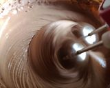 Foto langkah ke 3 dari resep Bolu kukus coklat.