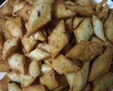 A picture of step 5 of Pizza cheesey matri.