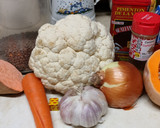 Foto del paso 1 de la receta: Lentejas estofadas con coliflor en olla a presión