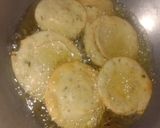 A picture of step 8 of Lacchedar Mathri (currypatte flavour).