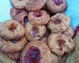 Foto del paso 4 de la receta: Pepas integrales con mermelada de frutilla y durazno light