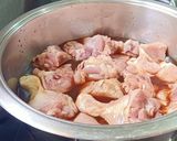A picture of step 2 of CARAMELIZED CHICKEN (WITH JAGGERY).