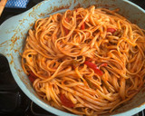 Foto del paso 8 de la receta: Pasta en salsa de pimientos con polvo de jamón serrano