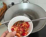 รูปขั้นตอนการทำที่ 2 ของ ผัดเผ็ดหมูสับ