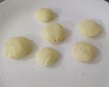 A picture of step 3 of Mango rasomalai.