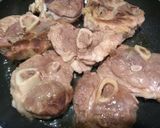 Foto del paso 1 de la receta: Codillo de cerdo con nopales en salsa casera