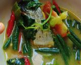 Foto langkah ke 6 dari resep Patin Kemangi Kuah Kuning.