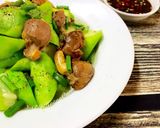 Hình bước làm 3 của món Mướp Khía Xào Lòng Gà