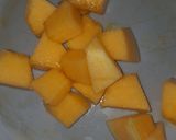 A picture of step 1 of Banana and Muskmelon shake.