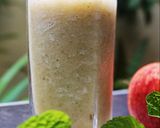 Foto langkah ke 1 dari resep Banana Apple Mint Smoothies.
