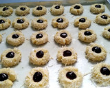 Foto langkah ke 6 dari resep Blueberry Thumbprint / Kue Kering Untuk Lebaran.