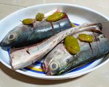Foto langkah ke 1 dari resep Ikan Goreng Pedas Tomat Bawang.