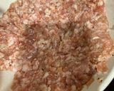 Hình bước làm 1 của món Cơm nhà với mực xào ngô bao tử, đùi bò rim tiêu, canh đu đủ thịt băm viên, đậu cove luộc rắc mè