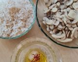 Foto del paso 1 de la receta: Arroz con azafrán y champiñones 🍚🏵️🍄