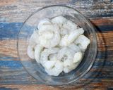 A picture of step 2 of Honey Garlic Prawns.