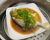 Hình bước làm 3 của món Cá chim hấp nước tương