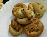 A picture of step 7 of Masala dounghnuts.