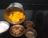 A picture of step 1 of Mango milkshake.