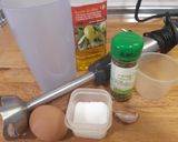 Foto del paso 1 de la receta: Salsa alioli (opción lima)