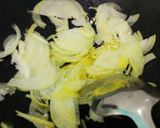 Foto langkah ke 3 dari resep Arcis Tumis Sosis Simple.