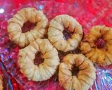 A picture of step 8 of Chinese samosay.