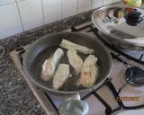 Foto del passaggio 2 della ricetta Fiori di zucca fritti