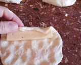 Foto del paso 3 de la receta: Pan Francés Baguettes Rellenos de Queso y perfumados con Limón