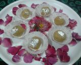 A picture of step 4 of Uraddal laddu.