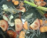 Gambar langkah 2 resipi Sup Ikan Tenggiri Bersama Bayam.