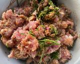 รูปขั้นตอนการทำที่ 2 ของ เมนูข้าวกล่อง🍚ลาบหมูก้อนทอด🌶️🧄บล็อคโคลี่ราดเกรวี่ซีอิ๊ว🥦พริกน้ำปลา🌶️