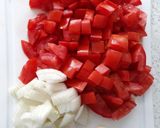 Foto del paso 1 de la receta: Salsa de tomate básica y práctica 🍅