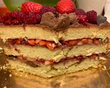 Foto del paso 14 de la receta: Tarta de bizcocho y crema de trufa de chocolate para San Valentín