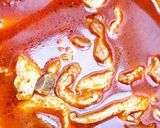 Gombás -tejfölös csirkemelltokány nokedlivel recept fázis 2 fotója