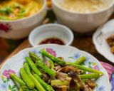 Hình bước làm 3 của món Măng Tây Xào Nấm Rơm