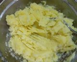 Foto langkah ke 2 dari resep Pastel Tutup Panggang.